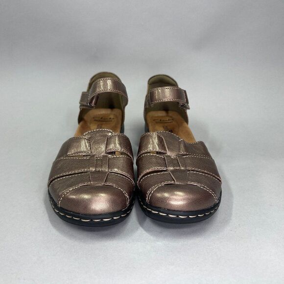 Clarks‎ Women's Size 6 Leisa Wave Closed Toe Sandals - Picture 2 of 11